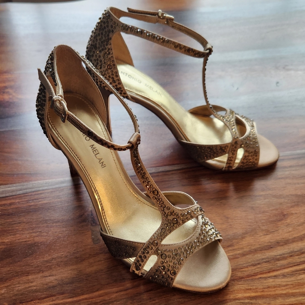 Gorgeous Antonio Melani Sparkle Embellished Gold Heels Size 8